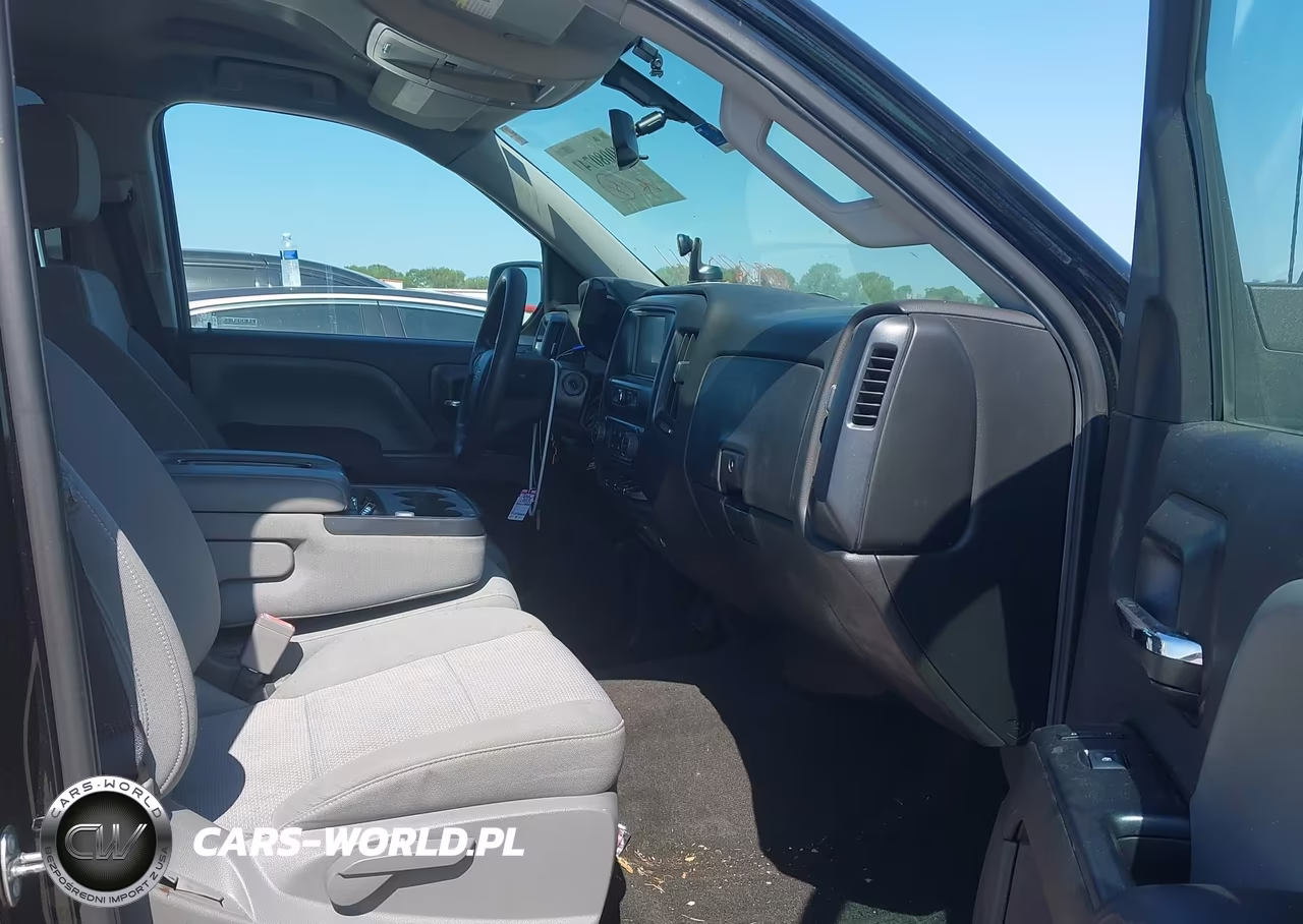 2018 Chevrolet Silverado 1500 Custom VIN:3GCPCPEH2JG212697 - 5