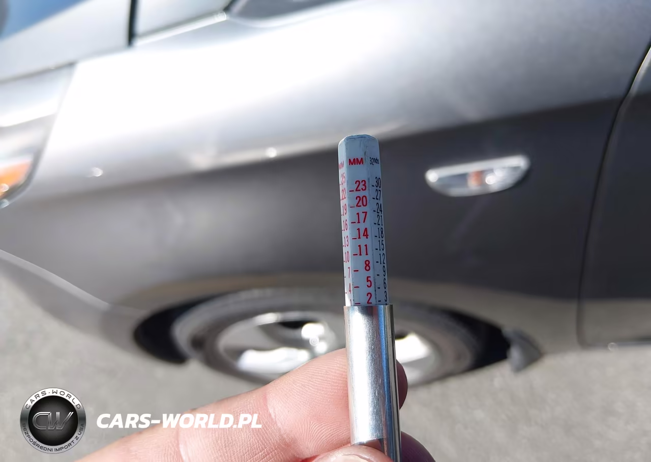 HYUNDAI ELANTRA VIN:KMHD74LF4HU072081 - 19