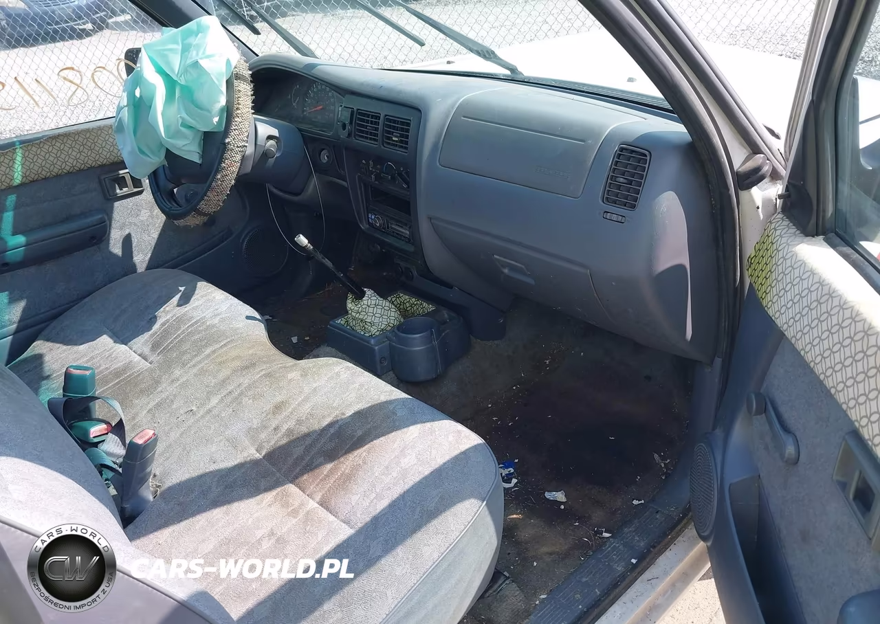 2000 Toyota Tacoma VIN:4TANL42N6YZ618357 - 5