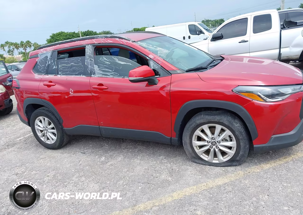 2022 Toyota Corolla Cross Le VIN:7MUCAAAG8NV028683 - 13