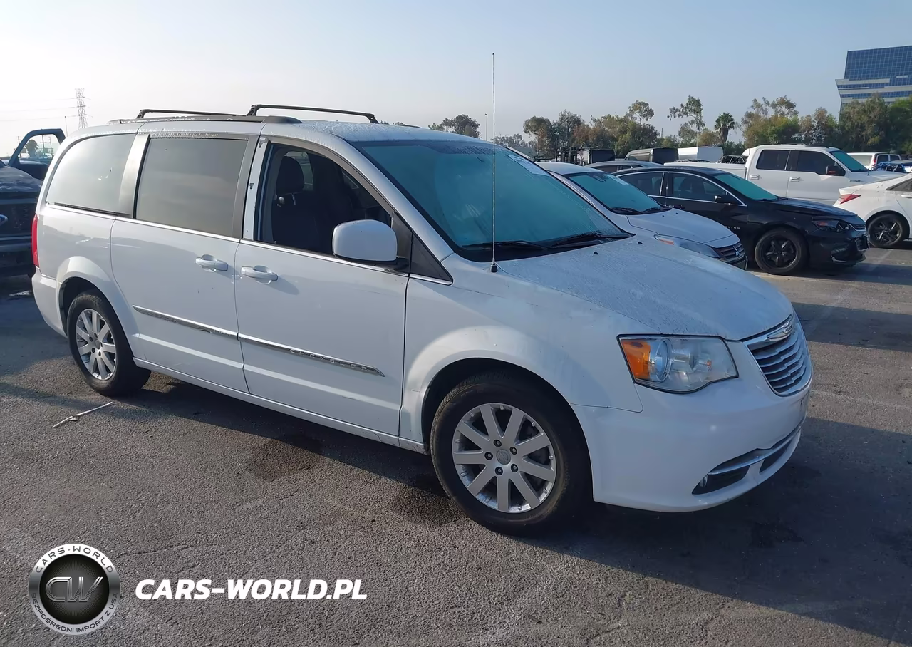 2015 Chrysler Town & Country Touring – zdjęcie 1 z 11