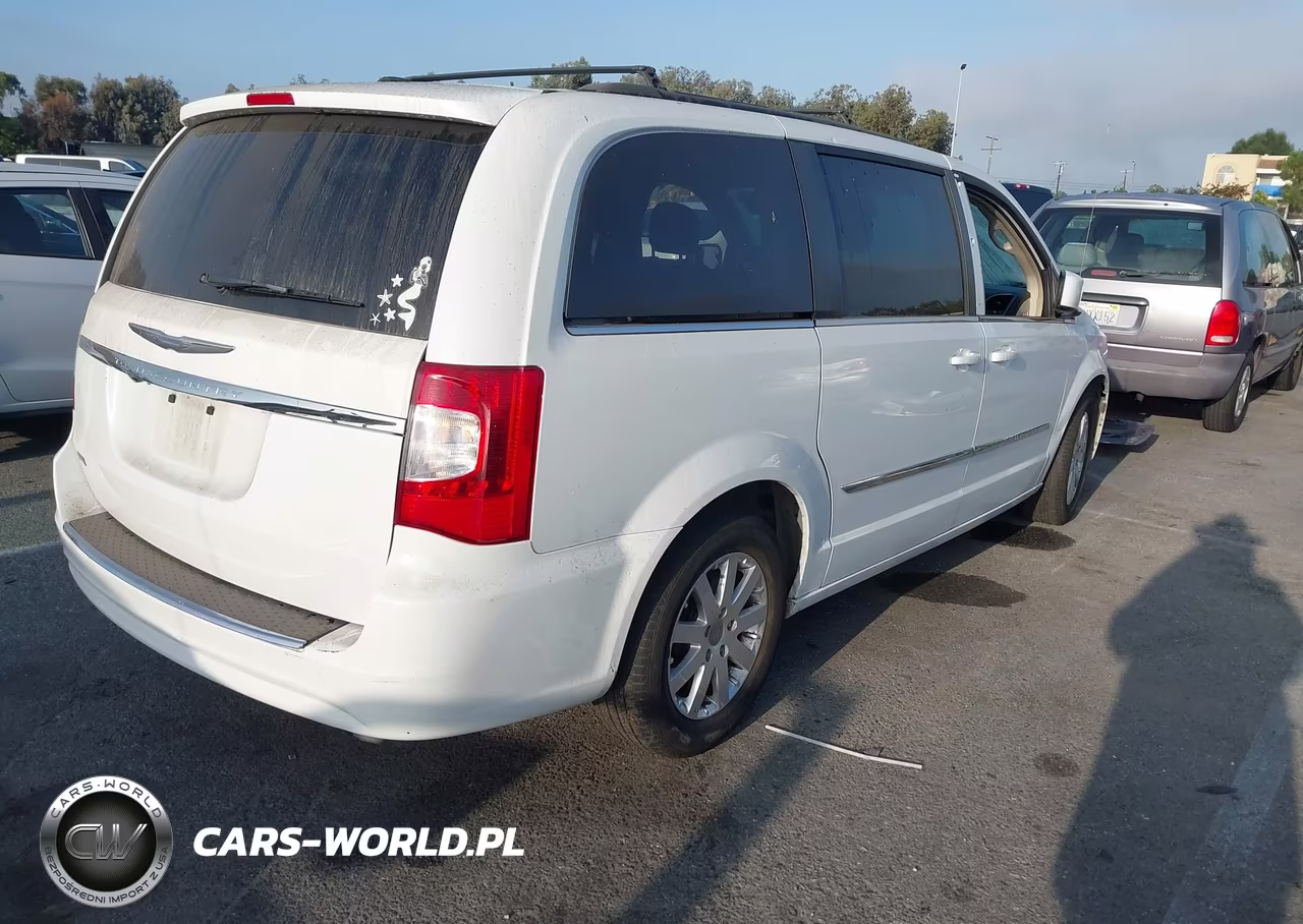 2015 Chrysler Town & Country Touring VIN:2C4RC1BG2FR696356 - 4