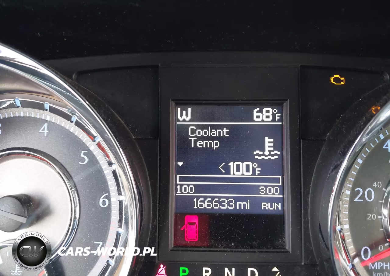 2015 Chrysler Town & Country Touring VIN:2C4RC1BG2FR696356 - 7