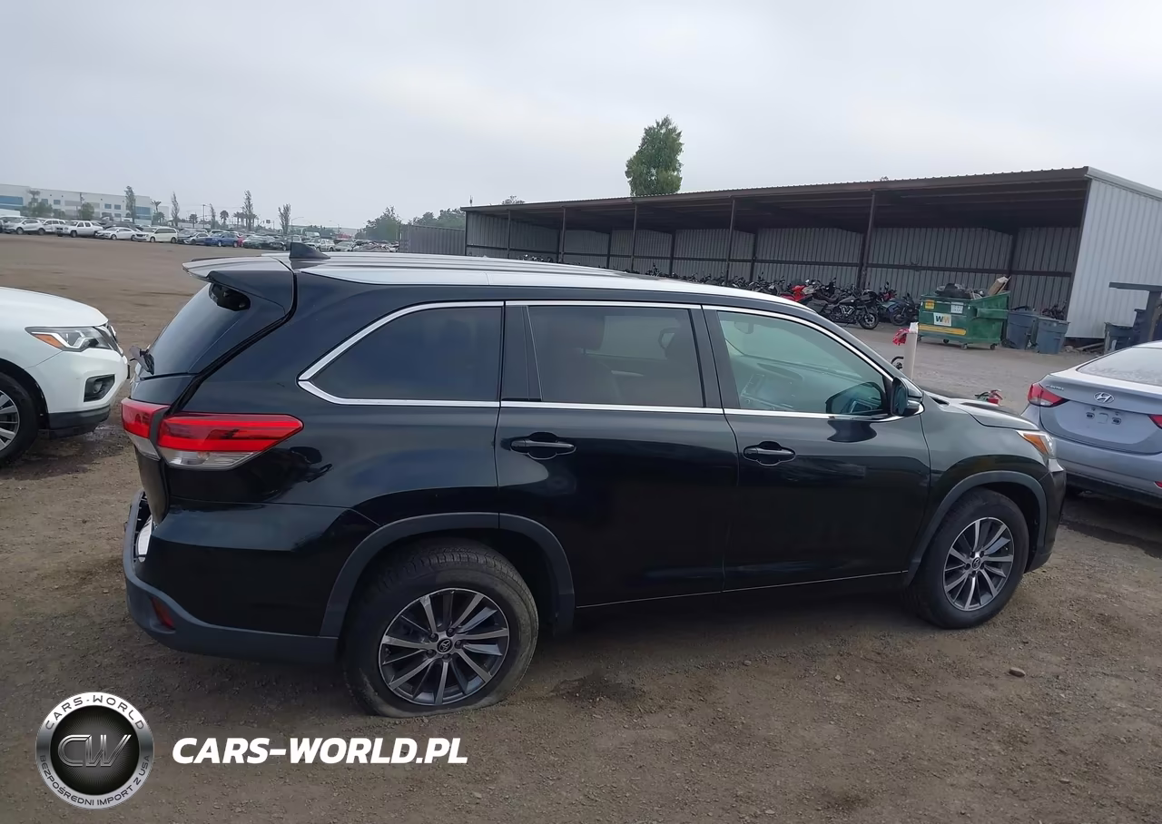 2017 Toyota Highlander Xle VIN:5TDKZRFH3HS518533 - 13