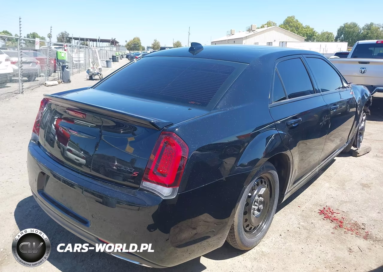 2023 Chrysler 300 300S VIN:2C3CCABT4PH706626 - 4