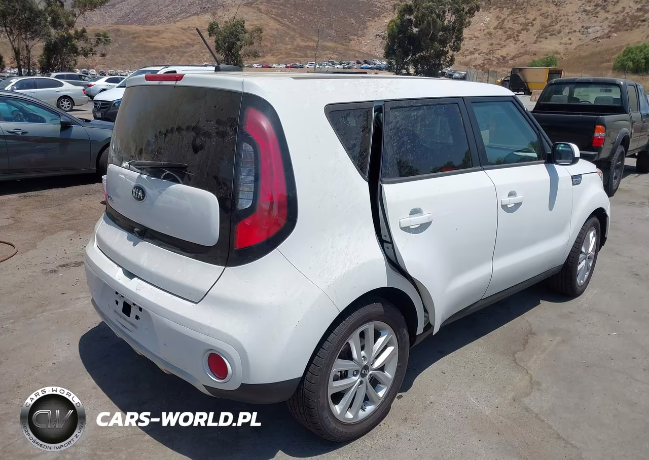 2017 Kia Soul + VIN:KNDJP3A53H7504072 - 4