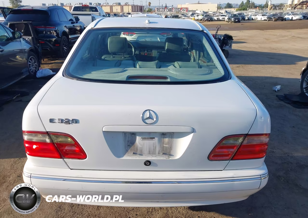 2000 Mercedes-Benz E 320 VIN:WDBJF65J5YB027345 - 16