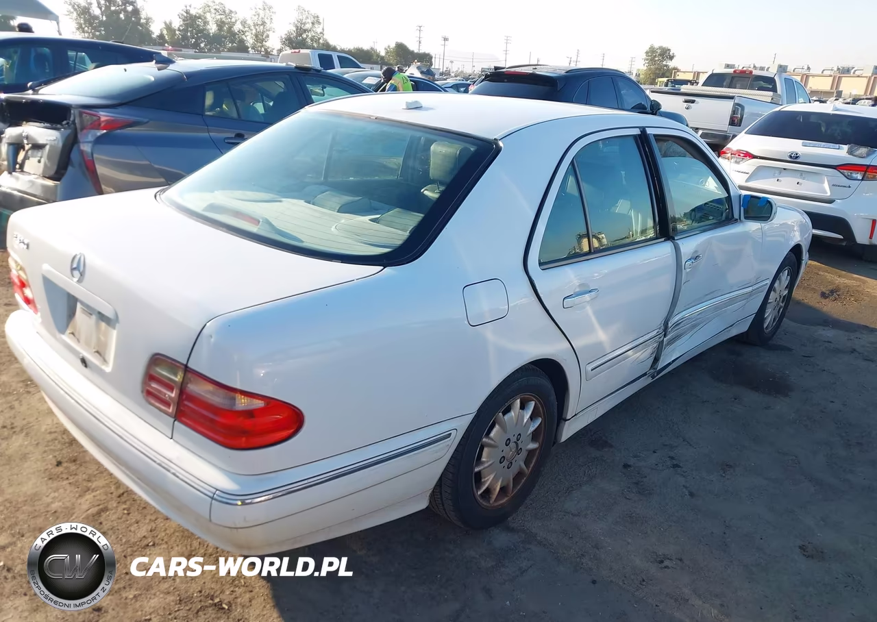 2000 Mercedes-Benz E 320 VIN:WDBJF65J5YB027345 - 4