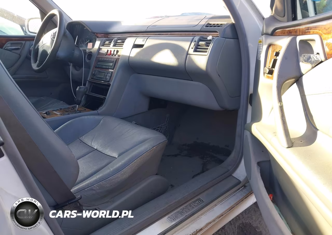 2000 Mercedes-Benz E 320 VIN:WDBJF65J5YB027345 - 5