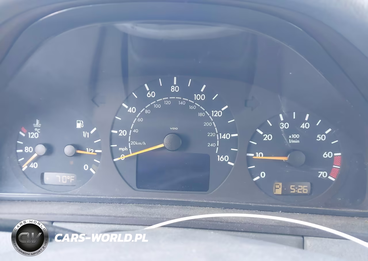 2000 Mercedes-Benz E 320 VIN:WDBJF65J5YB027345 - 7
