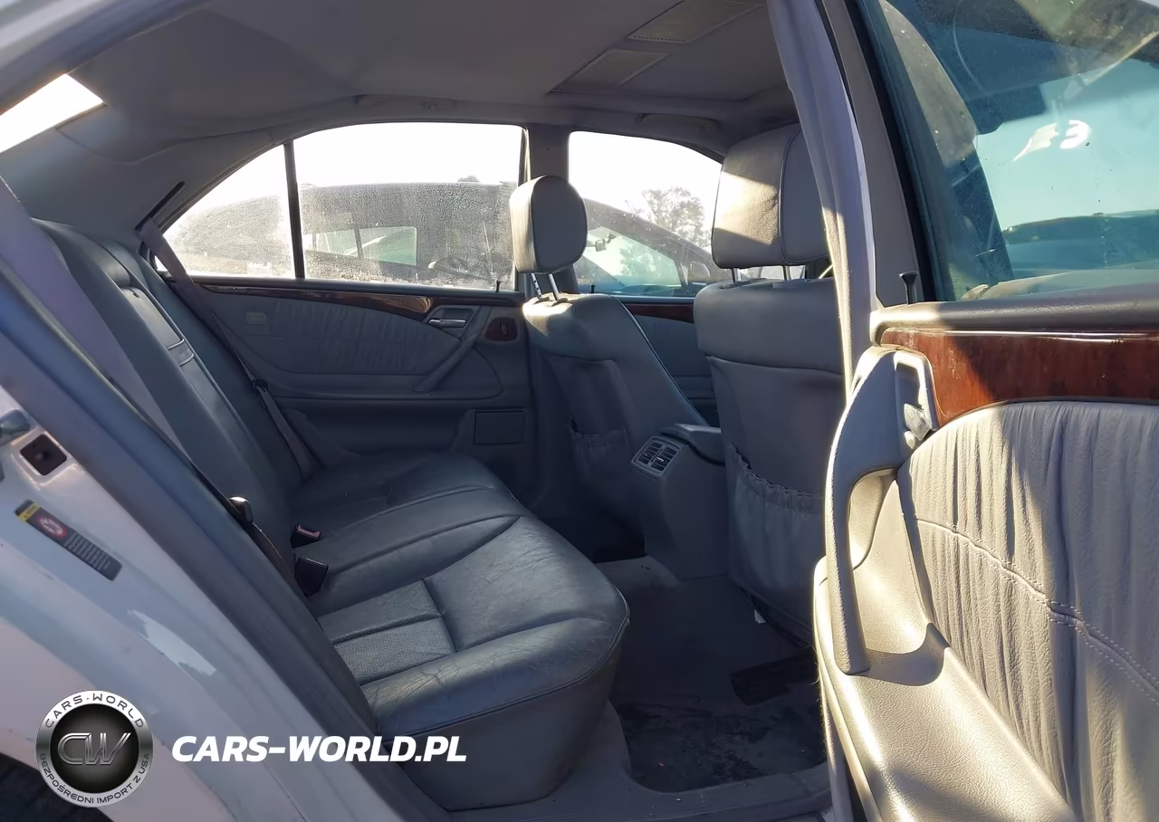 2000 Mercedes-Benz E 320 VIN:WDBJF65J5YB027345 - 8