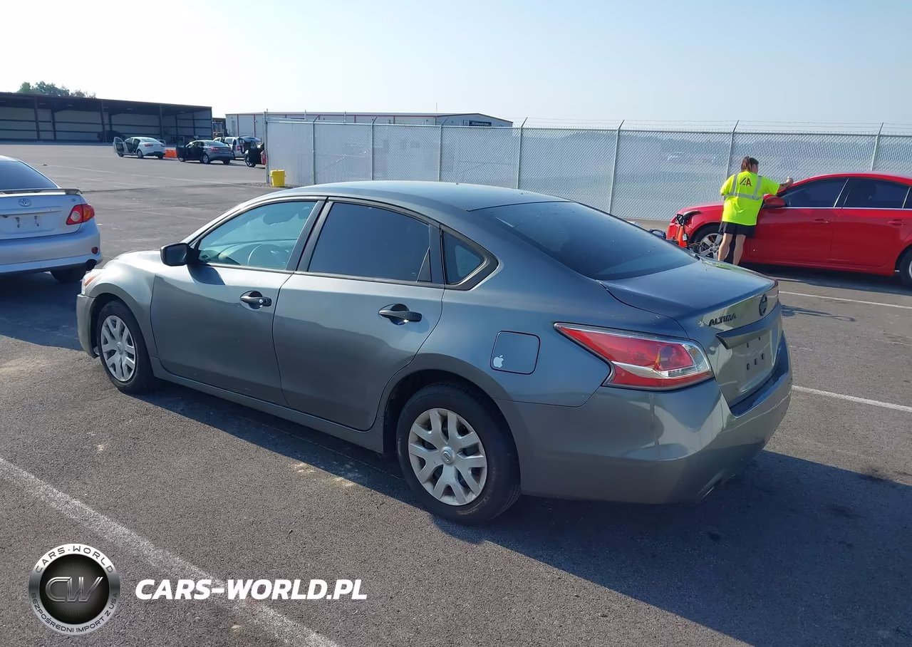 2014 Nissan Altima 2.5 S VIN:1N4AL3AP5EN253887 - 3