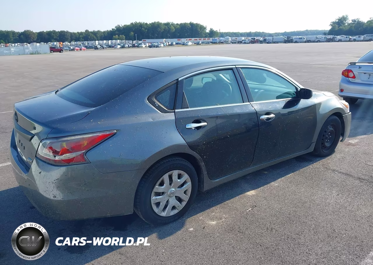 2014 Nissan Altima 2.5 S VIN:1N4AL3AP5EN253887 - 4