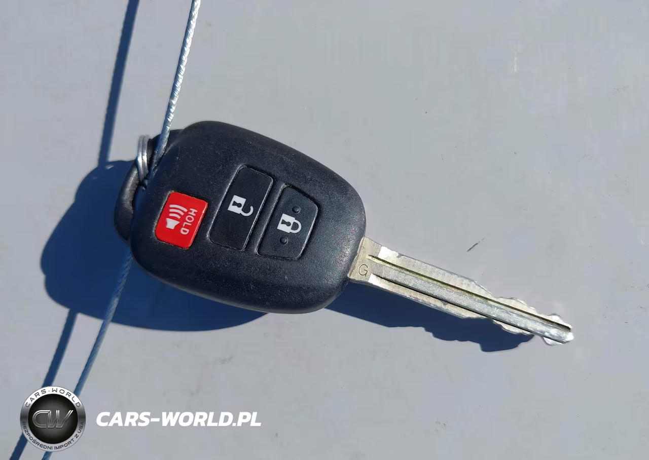 2013 Toyota Prius C Four-One-Three-Two VIN:JTDKDTB38D1053244 - 11