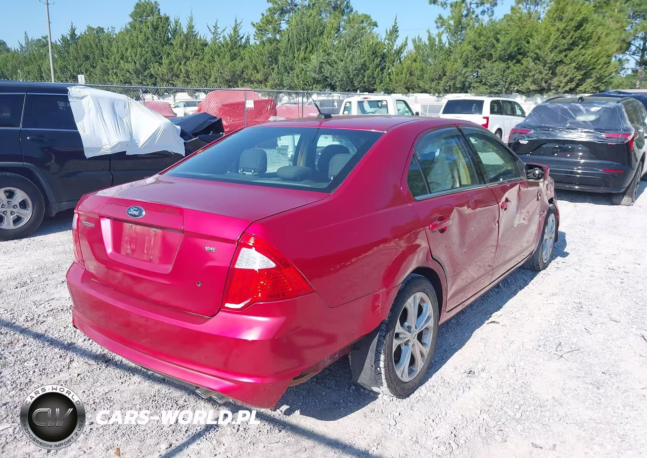 2012 Ford Fusion Se VIN:3FAHP0HA6CR371931 - 4