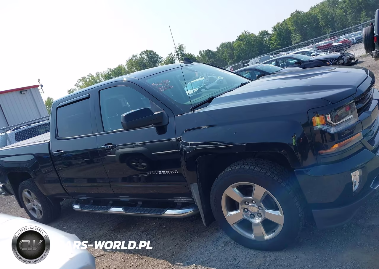 2018 Chevrolet Silverado 1500 2Lt VIN:1GCUKREC0JF157481 - 13