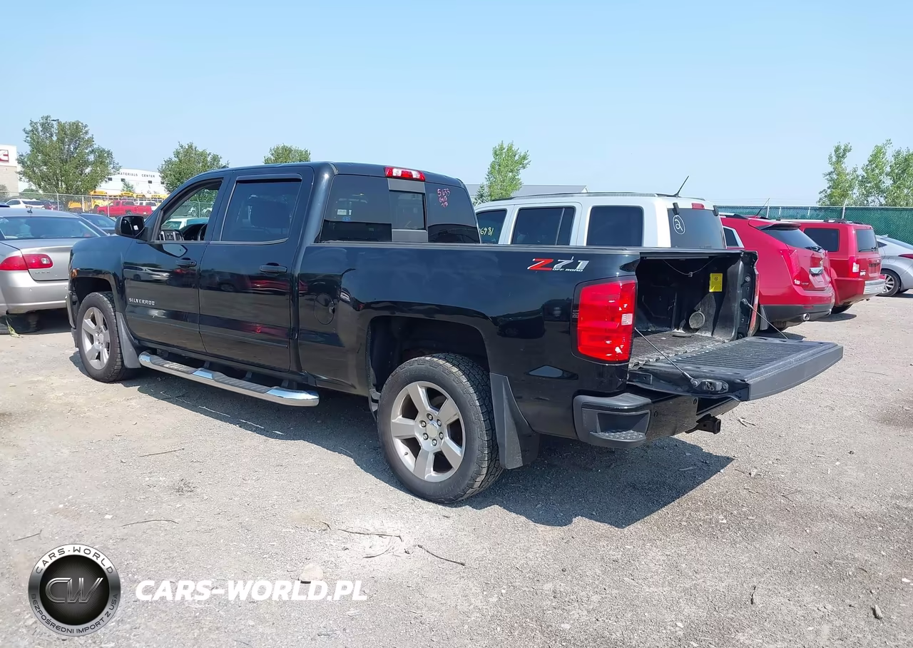 2018 Chevrolet Silverado 1500 2Lt VIN:1GCUKREC0JF157481 - 3