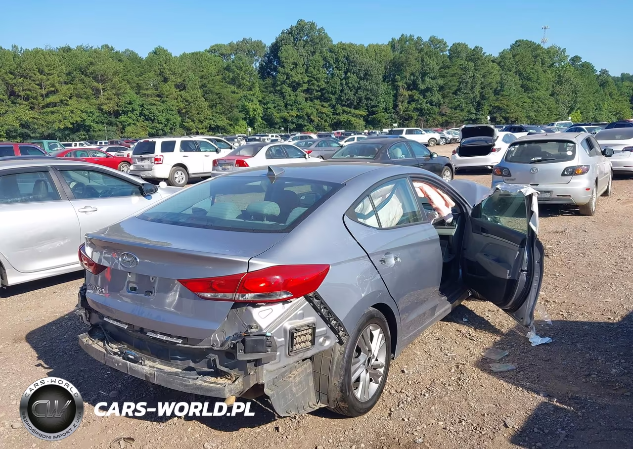 HYUNDAI ELANTRA VIN:5NPD84LF2HH090090 - 4