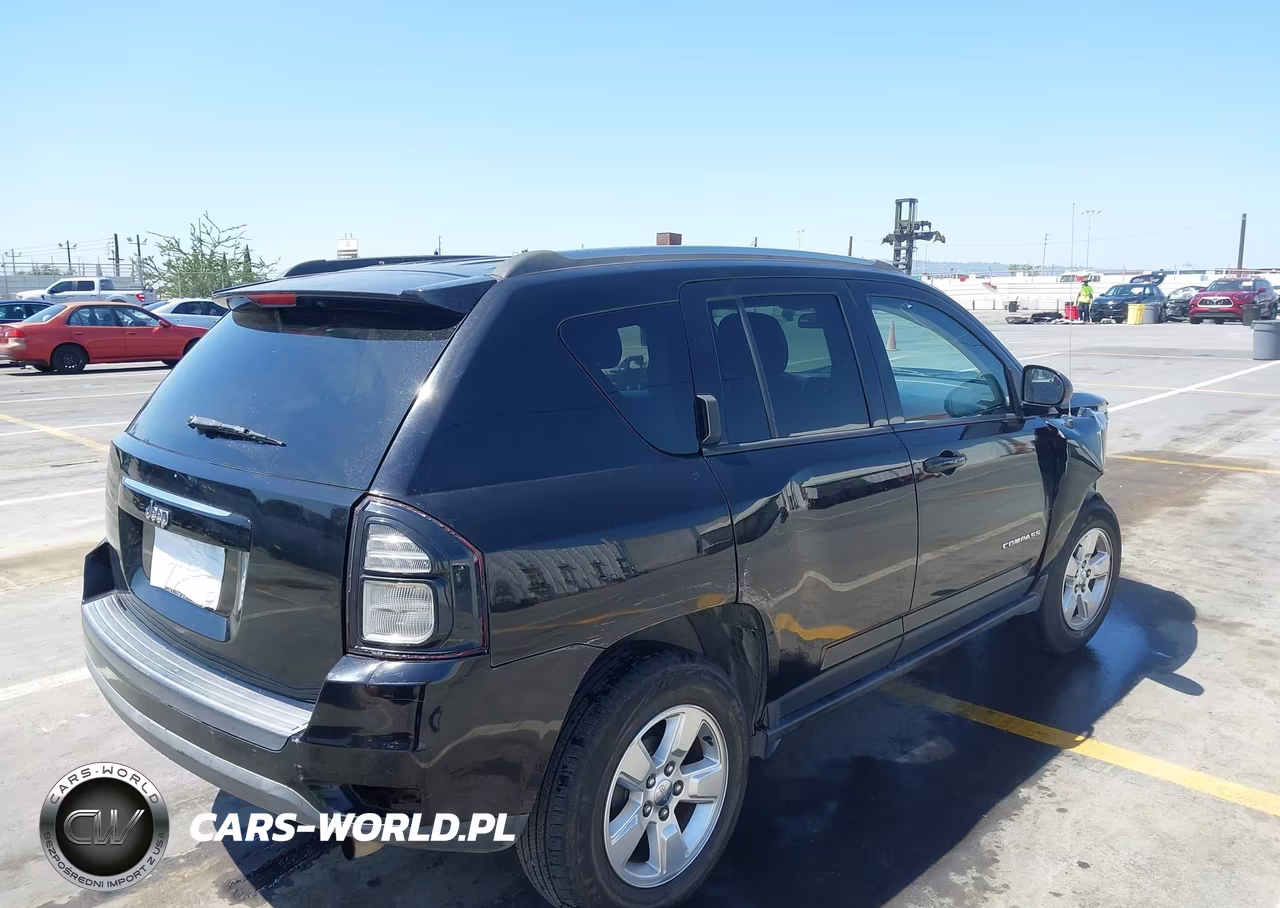 2015 Jeep Compass Sport VIN:1C4NJCBA8FD219820 - 4