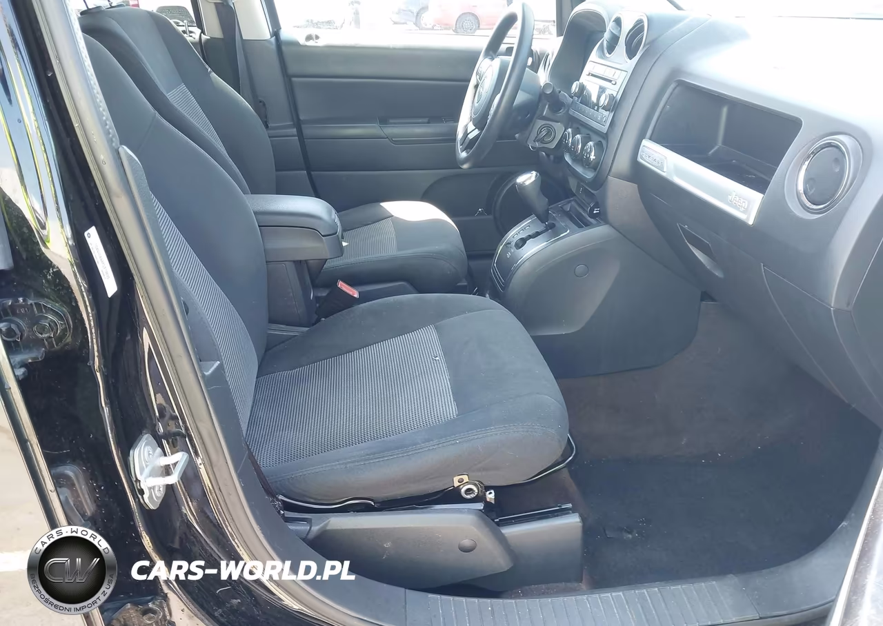 2015 Jeep Compass Sport VIN:1C4NJCBA8FD219820 - 5