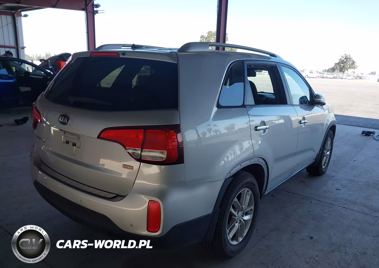 2014 Kia Sorento Lx VIN:5XYKT4A60EG512224 - 4