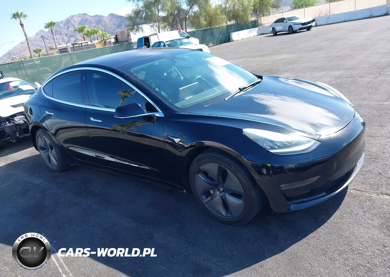 2018 Tesla Model 3 Long Range-Mid Range – zdjęcie 1 z 21