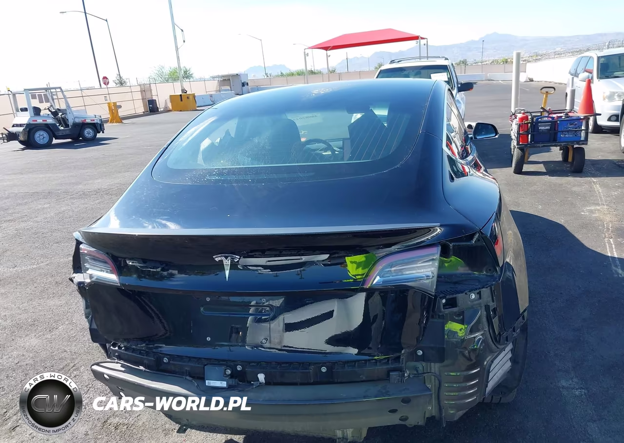 2018 Tesla Model 3 Long Range-Mid Range VIN:5YJ3E1EA1JF156847 - 17