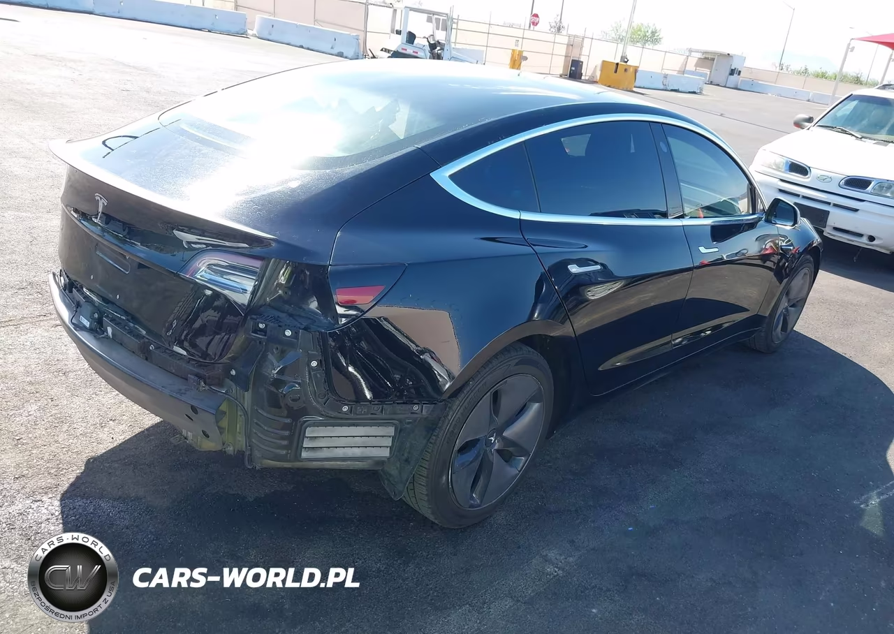 2018 Tesla Model 3 Long Range-Mid Range VIN:5YJ3E1EA1JF156847 - 4