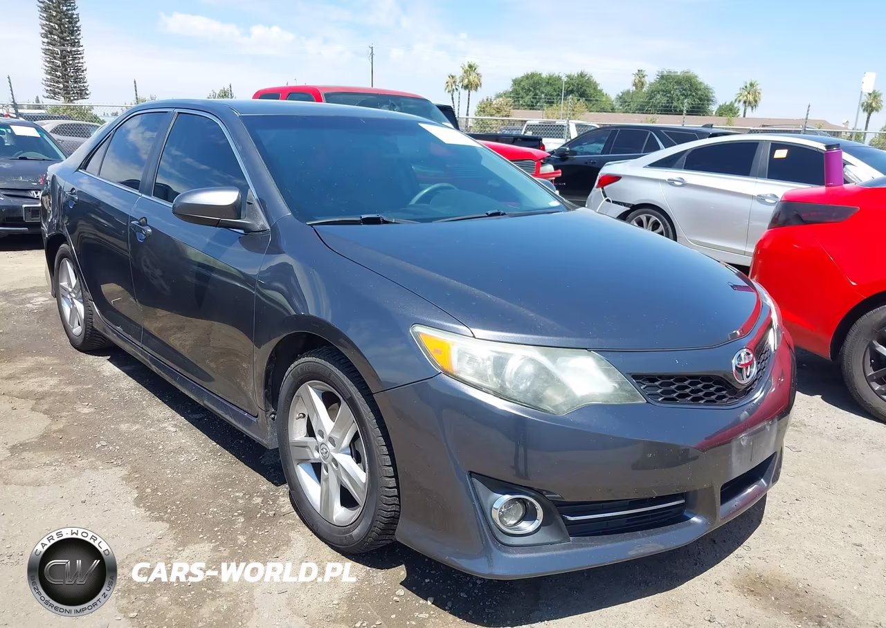 2013 Toyota Camry Se – zdjęcie 1 z 19