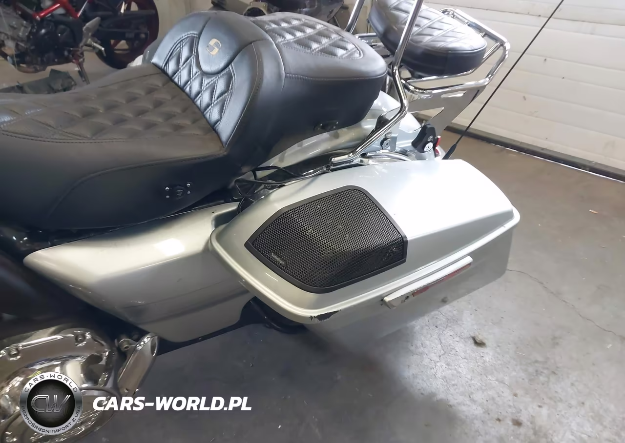 2015 Harley-Davidson Flhxs Street Glide Special VIN:1HD1KRM32FB697738 - 14