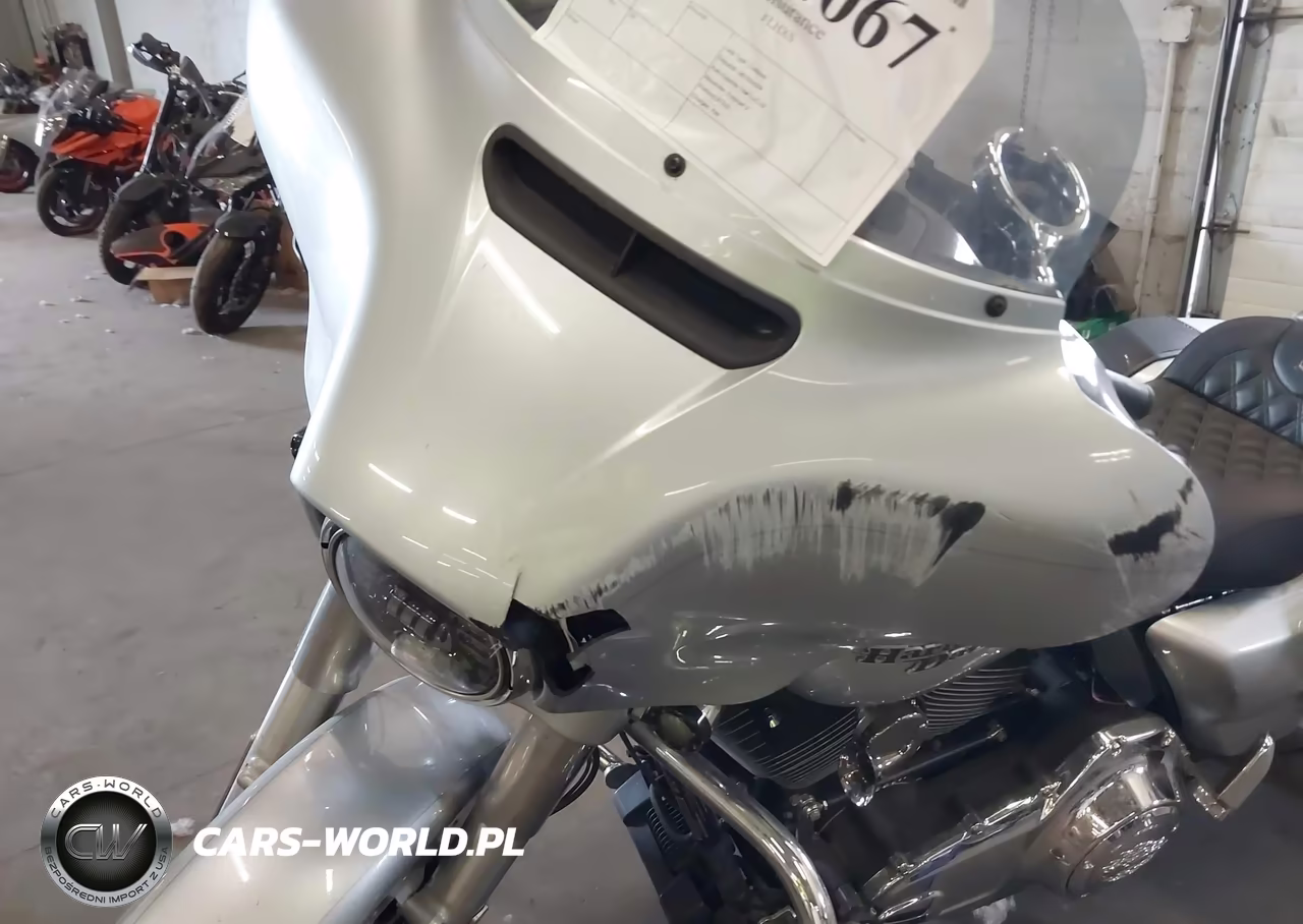 2015 Harley-Davidson Flhxs Street Glide Special VIN:1HD1KRM32FB697738 - 16