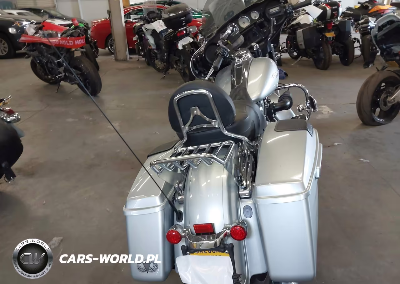 2015 Harley-Davidson Flhxs Street Glide Special VIN:1HD1KRM32FB697738 - 6