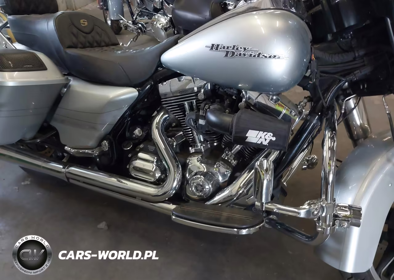 2015 Harley-Davidson Flhxs Street Glide Special VIN:1HD1KRM32FB697738 - 8