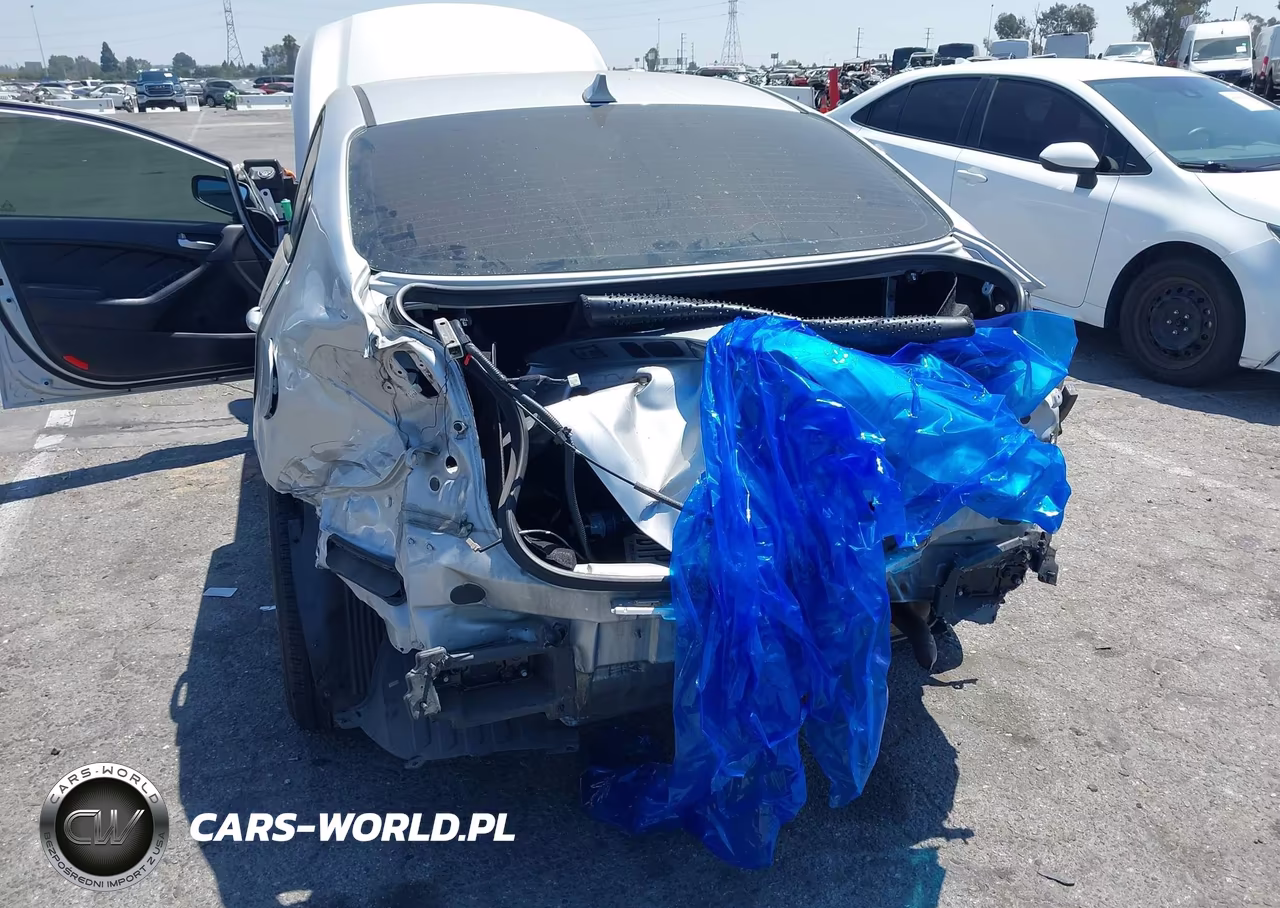 2017 Kia Forte Lx VIN:3KPFK4A71HE125647 - 6