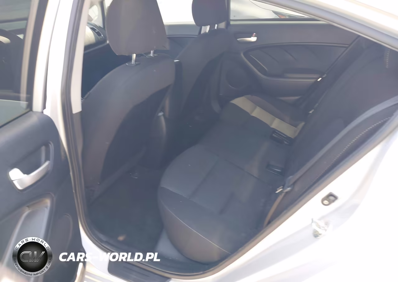 2017 Kia Forte Lx VIN:3KPFK4A71HE125647 - 8