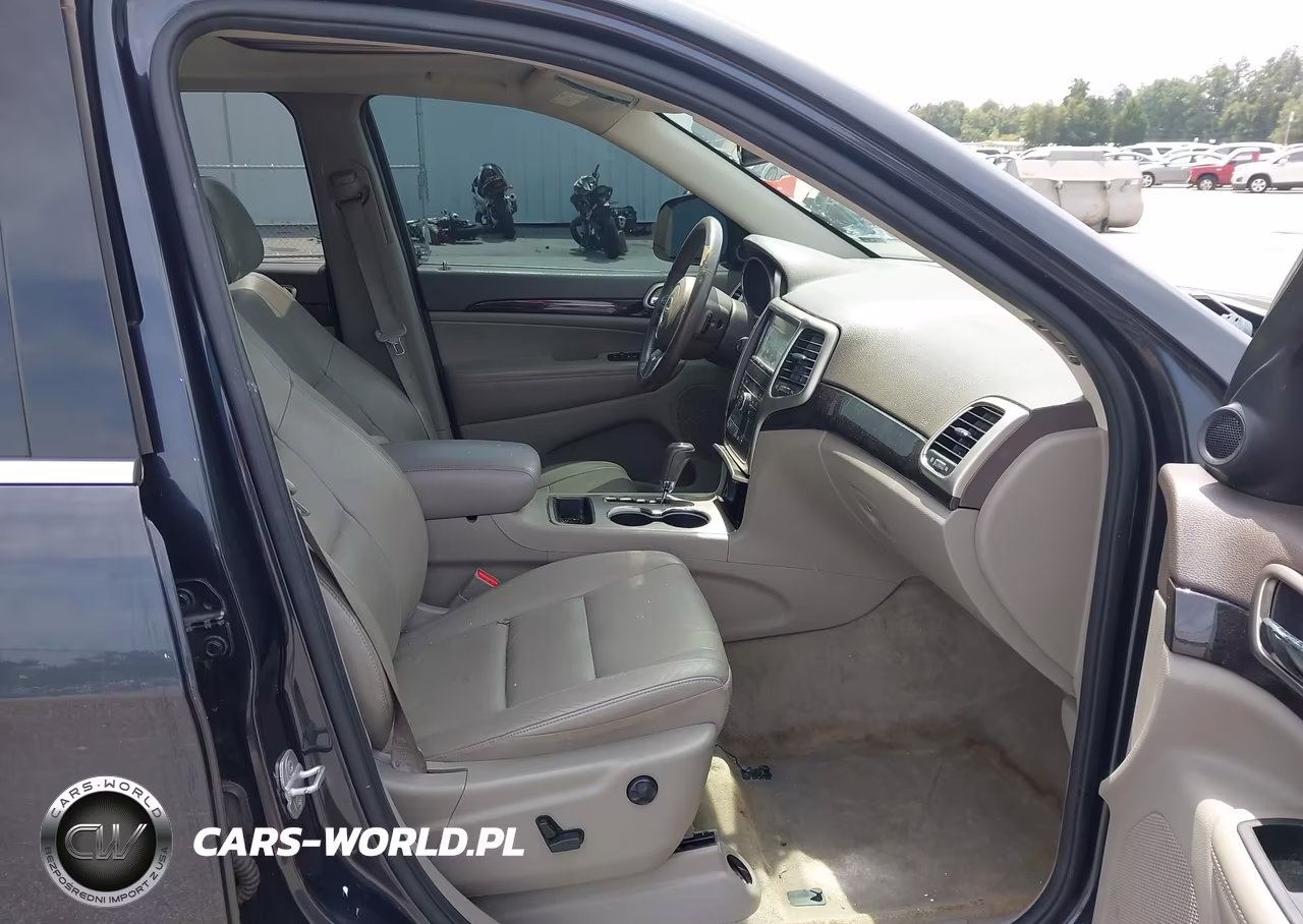 2013 Jeep Grand Cherokee Laredo VIN:1C4RJEAG3DC558359 - 5