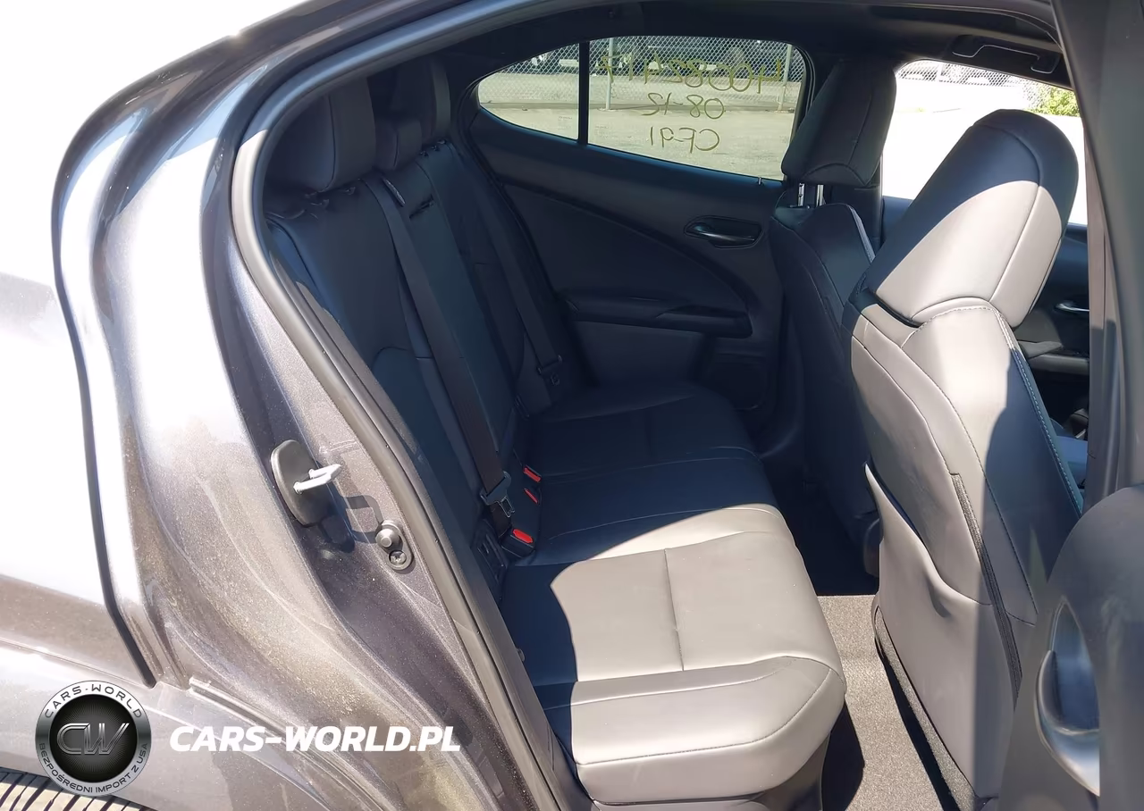 2019 Ford Transit-250 VIN:1FTYR2CM7KKA77619 - 8