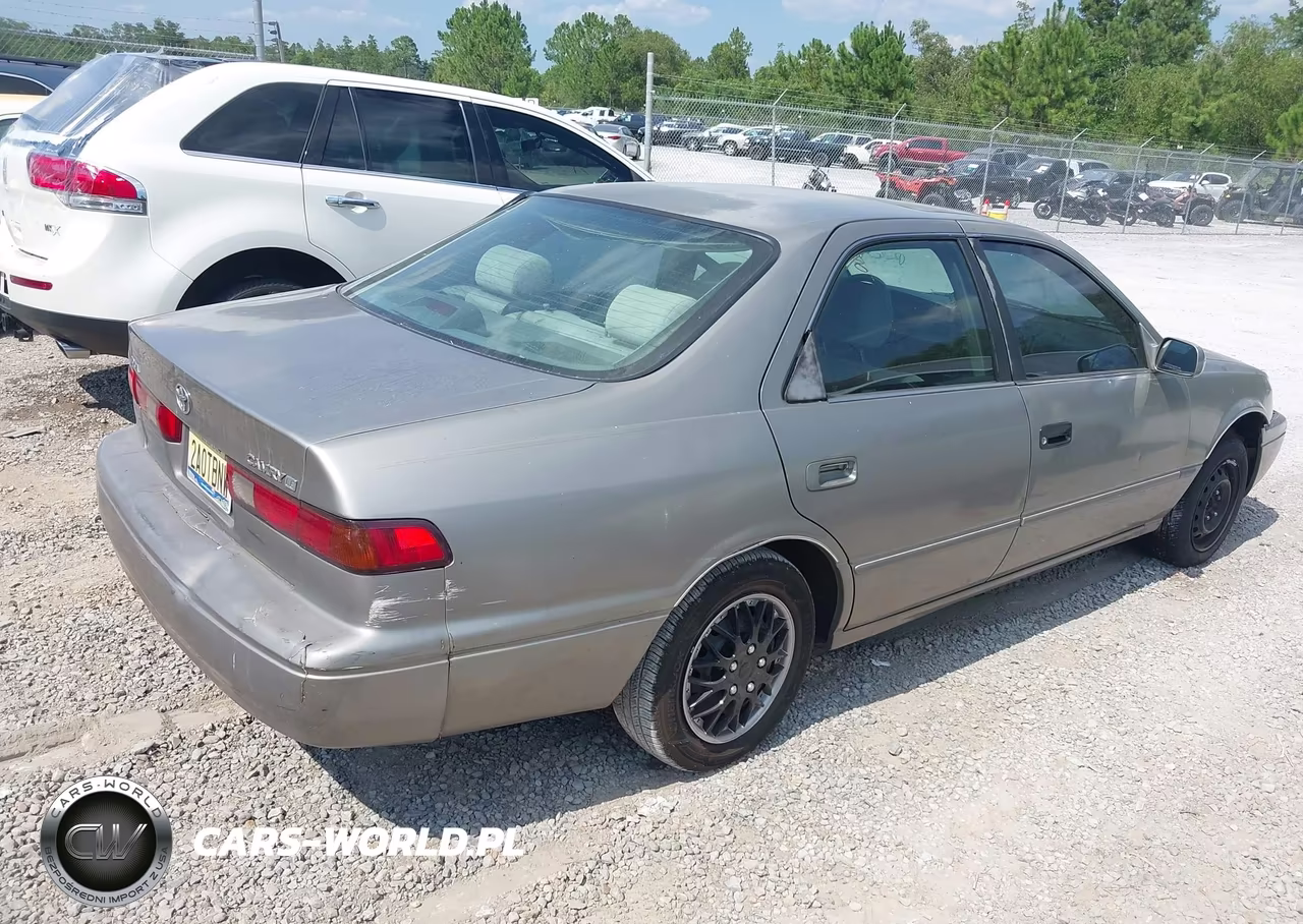 1999 Toyota Camry Le VIN:4T1BG22K2XU442646 - 4
