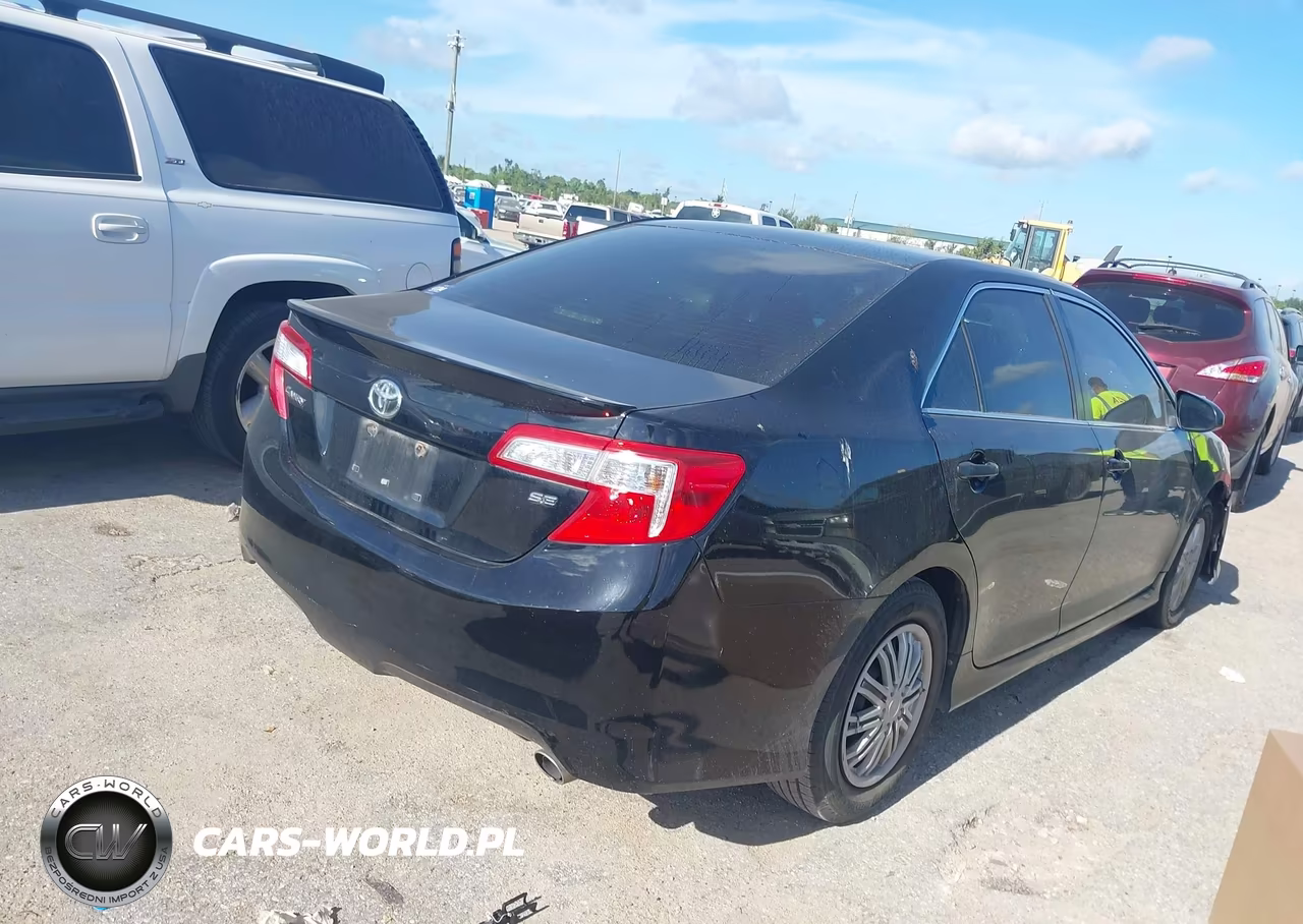2013 Toyota Camry Se VIN:4T1BF1FKXDU238647 - 4