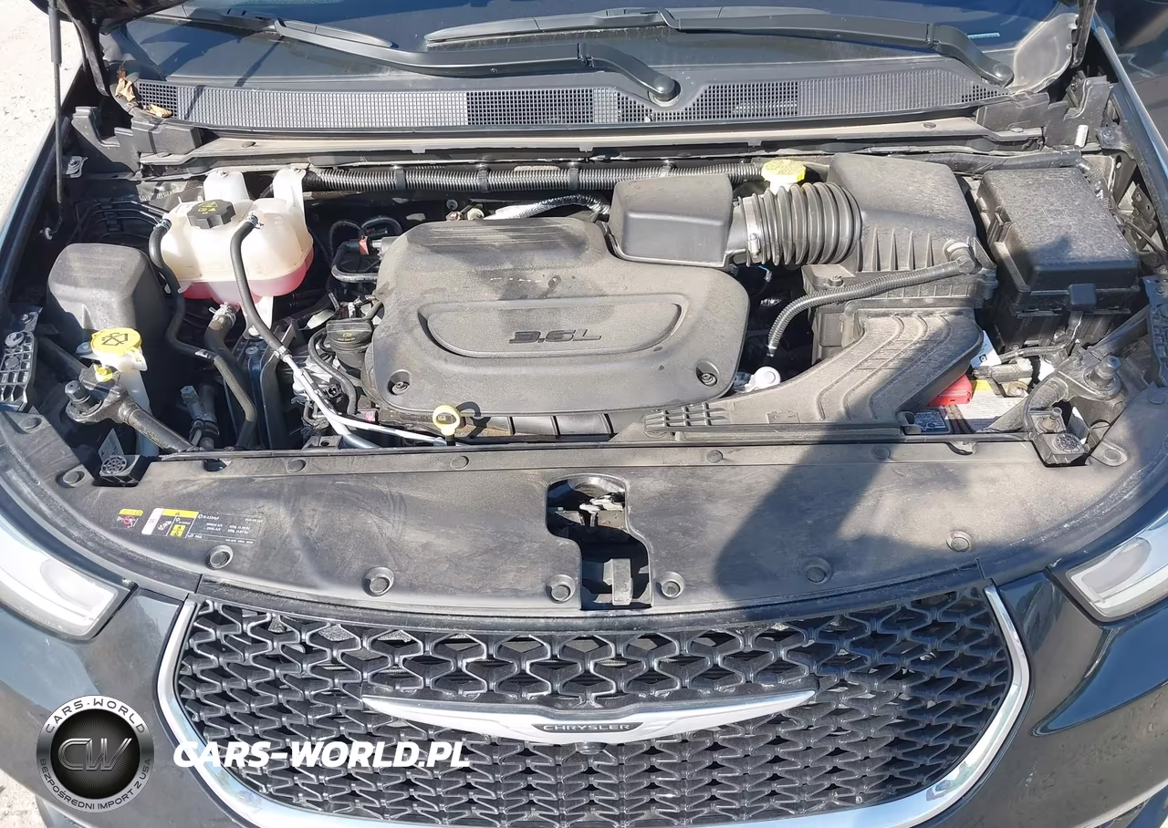 2023 Chrysler Pacifica Touring VIN:2C4RC1FG2PR555539 - 10