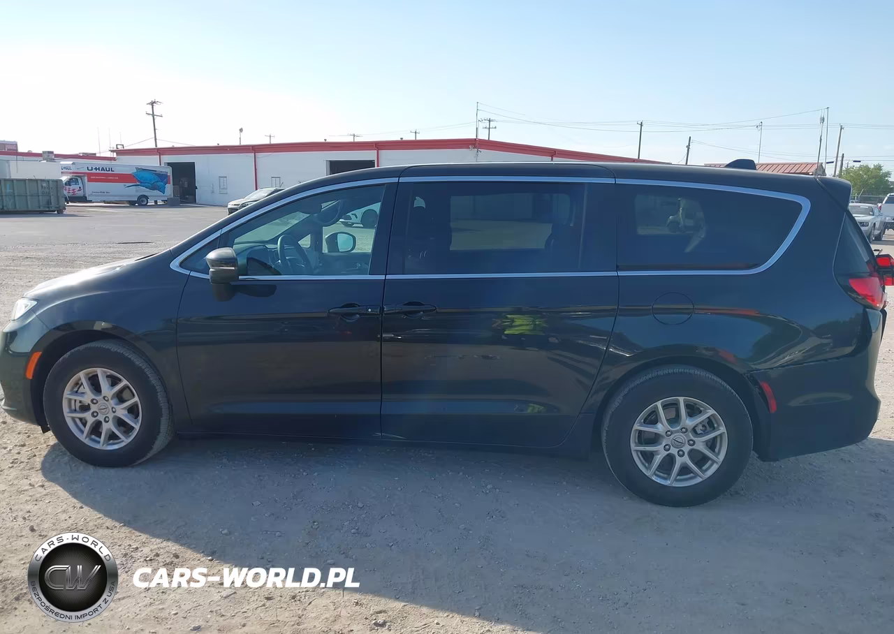 2023 Chrysler Pacifica Touring VIN:2C4RC1FG2PR555539 - 14
