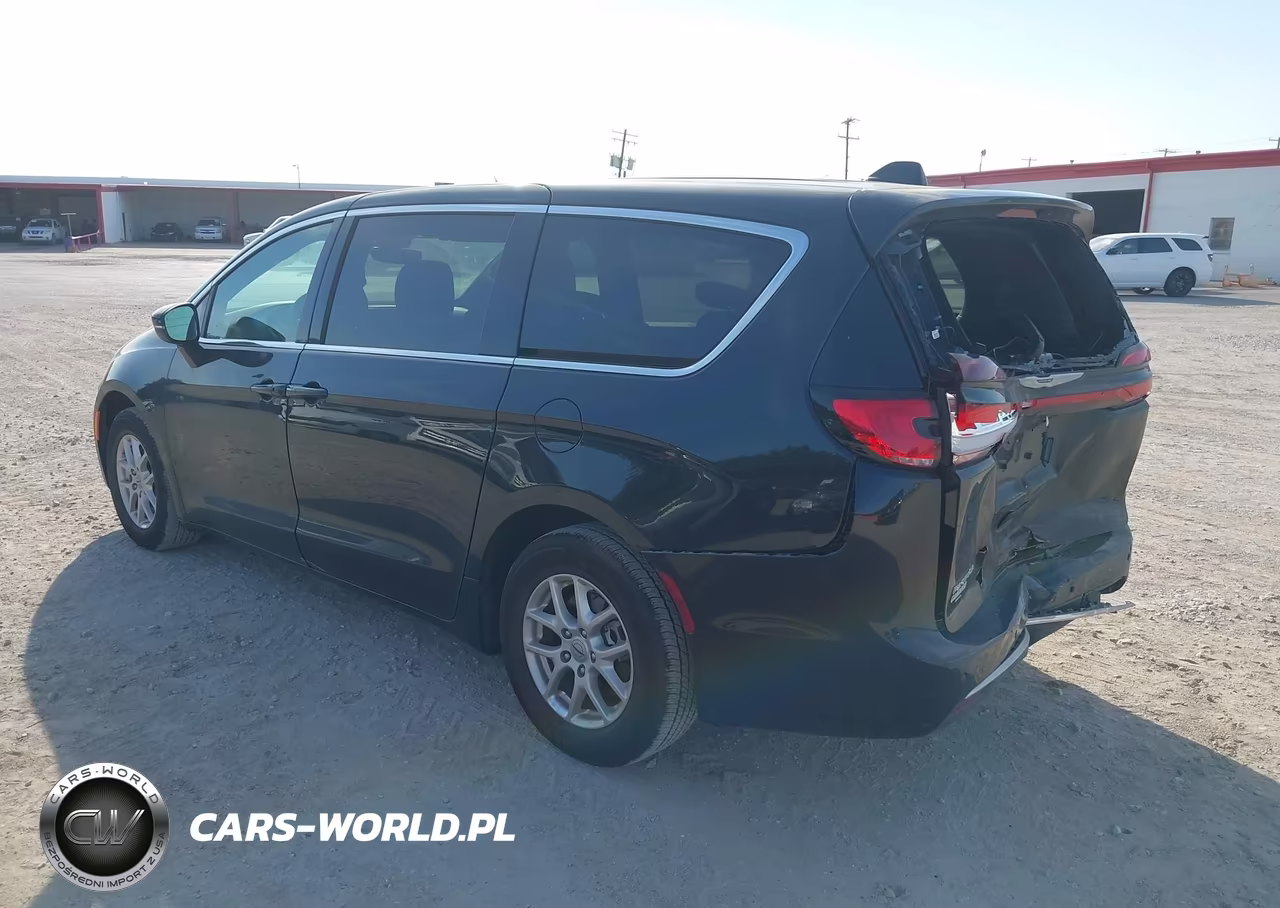 2023 Chrysler Pacifica Touring VIN:2C4RC1FG2PR555539 - 3