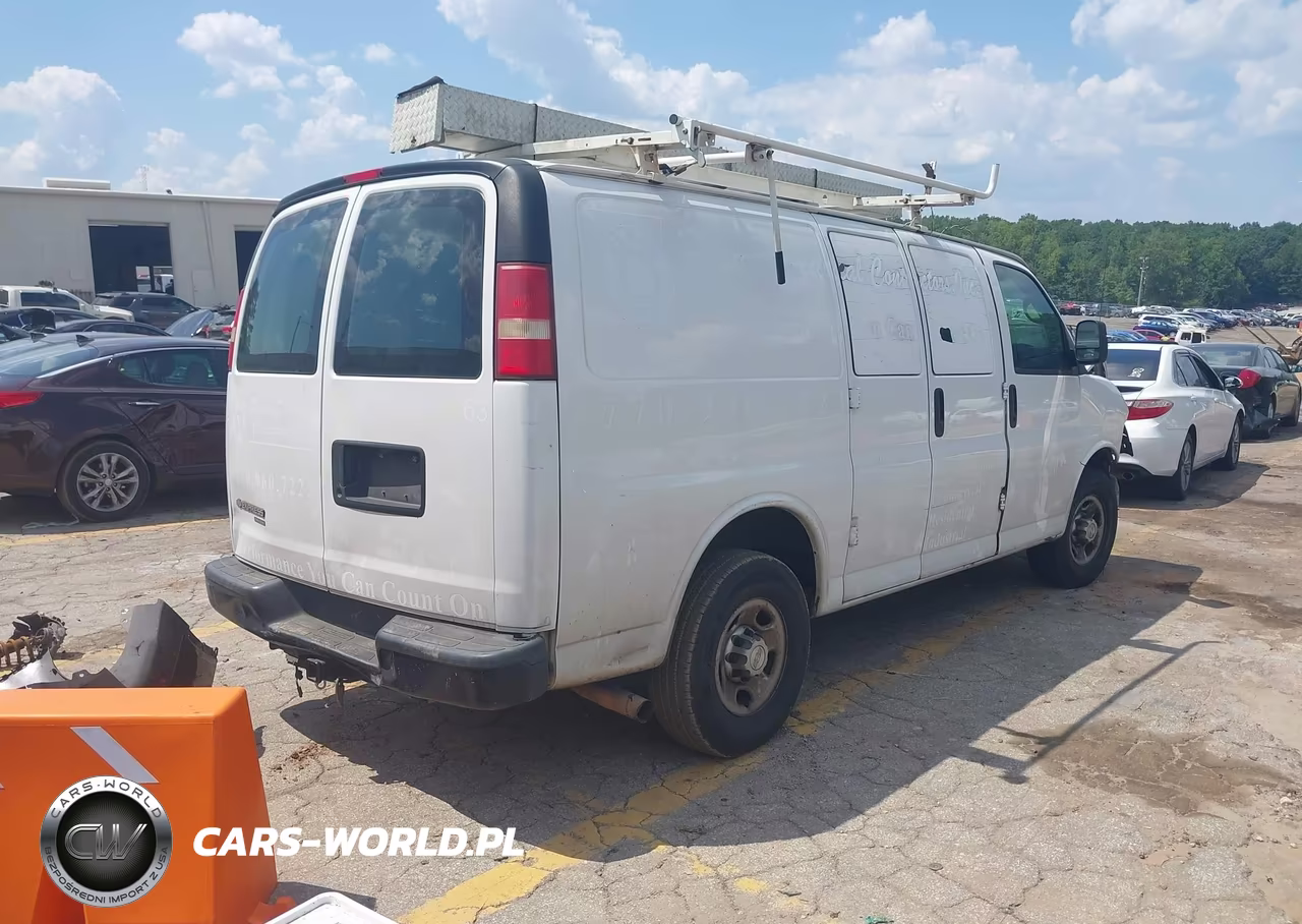 2015 Chevrolet Express 2500 Work Van VIN:1GCWGFCF6F1146446 - 4