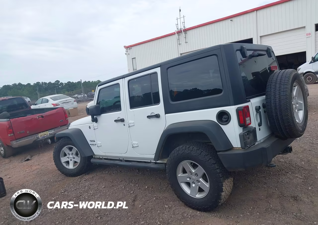 2015 Jeep Wrangler Unlimited Sport VIN:1C4BJWDG8FL520972 - 14