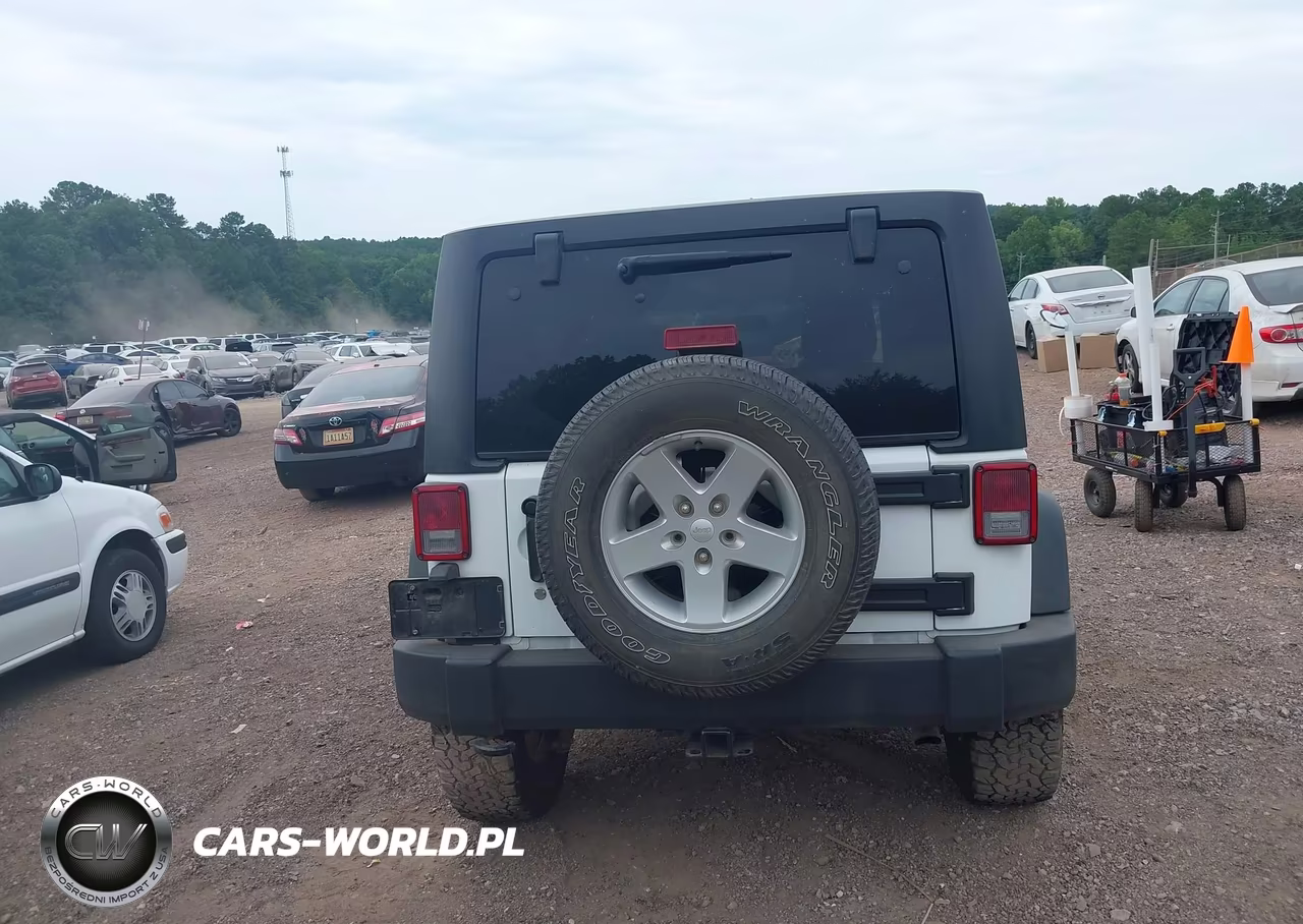 2015 Jeep Wrangler Unlimited Sport VIN:1C4BJWDG8FL520972 - 16