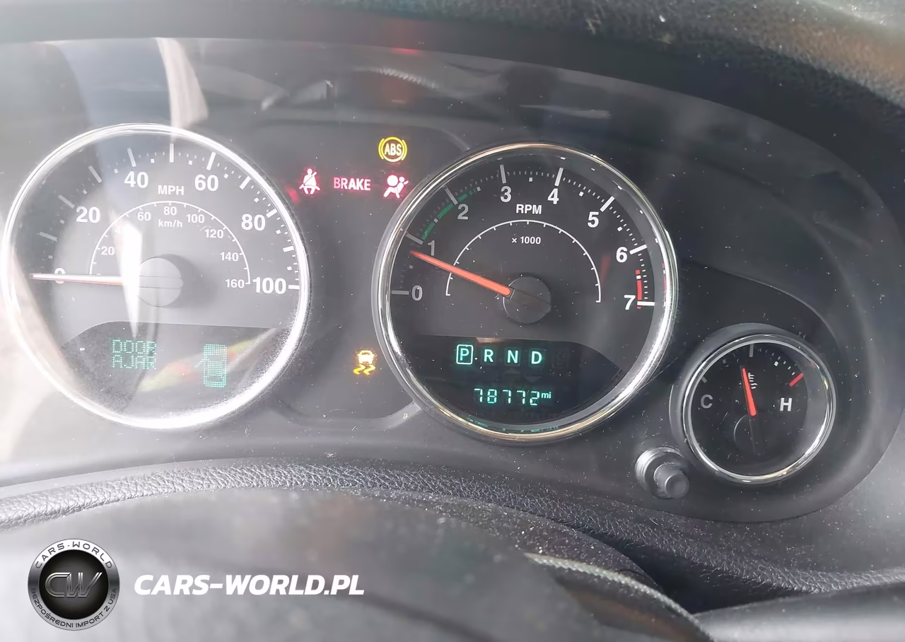 2015 Jeep Wrangler Unlimited Sport VIN:1C4BJWDG8FL520972 - 7