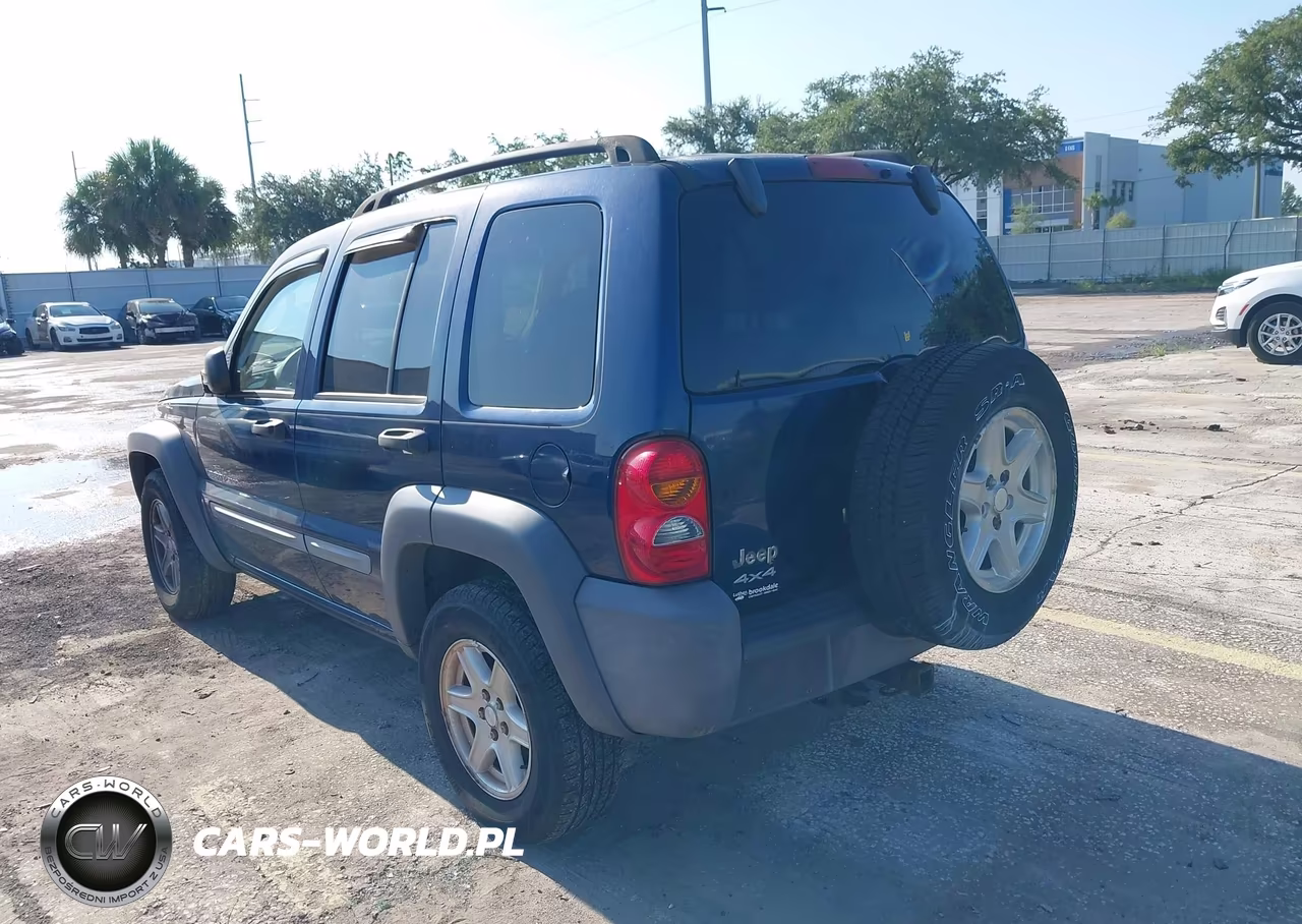 2003 Jeep Liberty Sport VIN:1J4GL48K83W590589 - 3