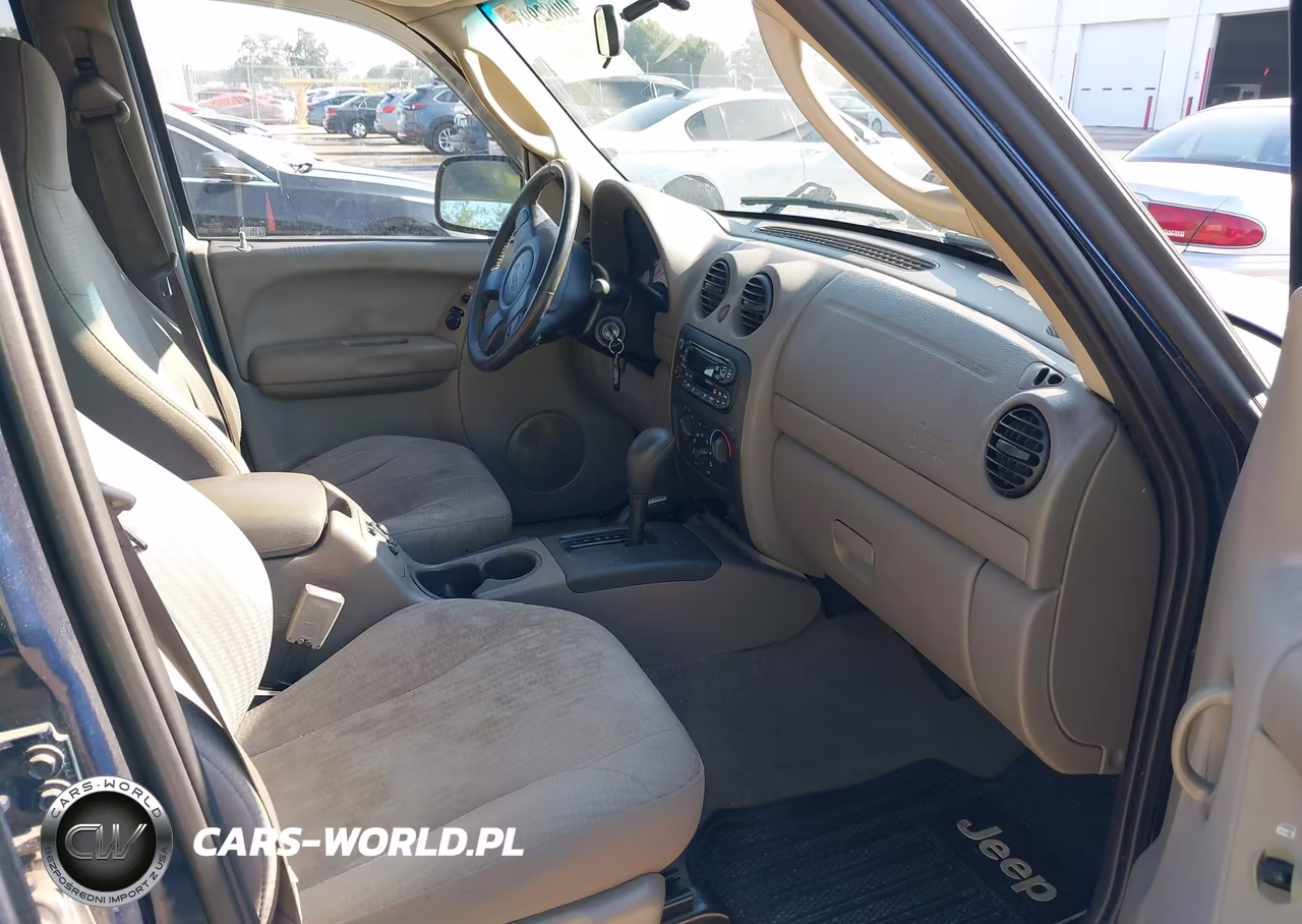 2003 Jeep Liberty Sport VIN:1J4GL48K83W590589 - 5