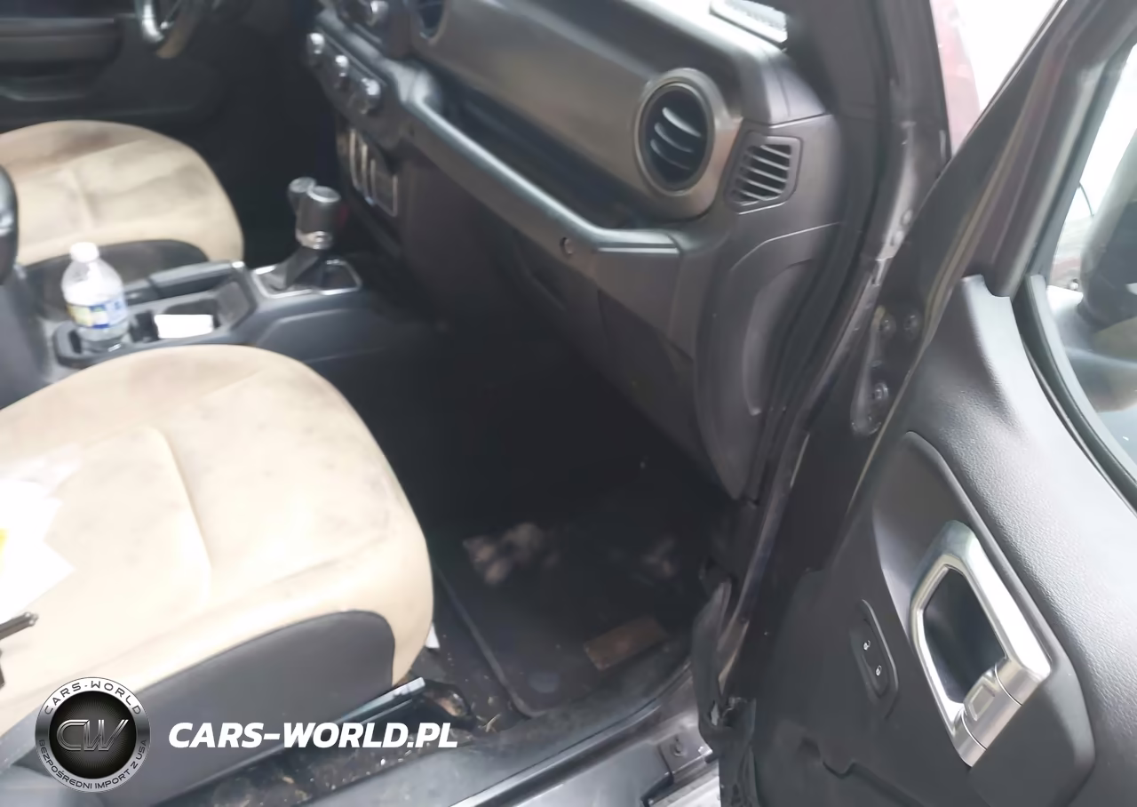 2018 Jeep Wrangler Unlimited Sport S 4X4 VIN:1C4HJXDG8JW170850 - 5