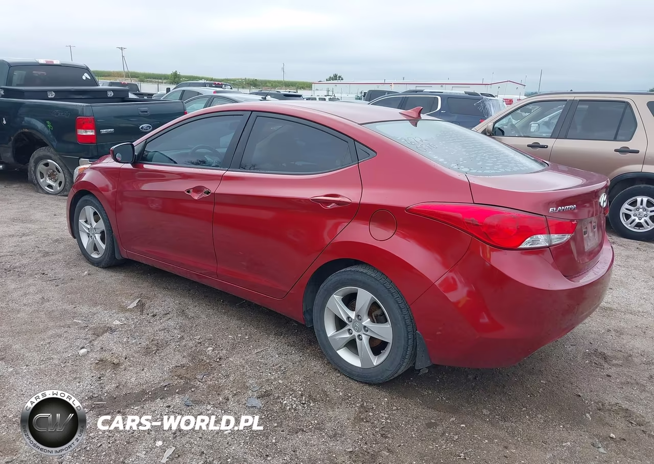 2013 Hyundai Elantra Gls VIN:5NPDH4AE8DH261946 - 3